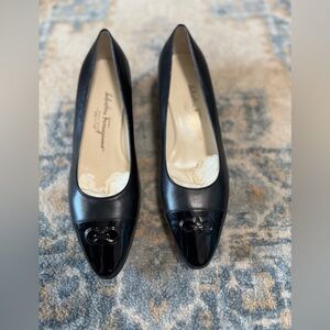 Salvatore Ferragamo Black Leather Women's Shoes Size 7.5